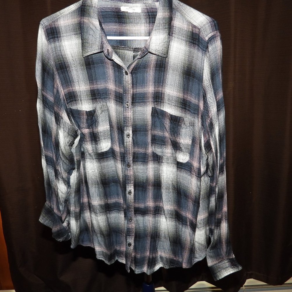 Maurices Plaid Button Down Long Sleeve Shirt